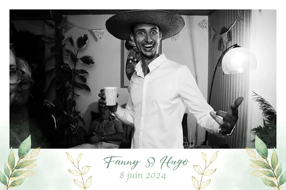 Masque d'impression photobooth, mariage : le noir et blanc, avec un feuillage à l'aquarelle